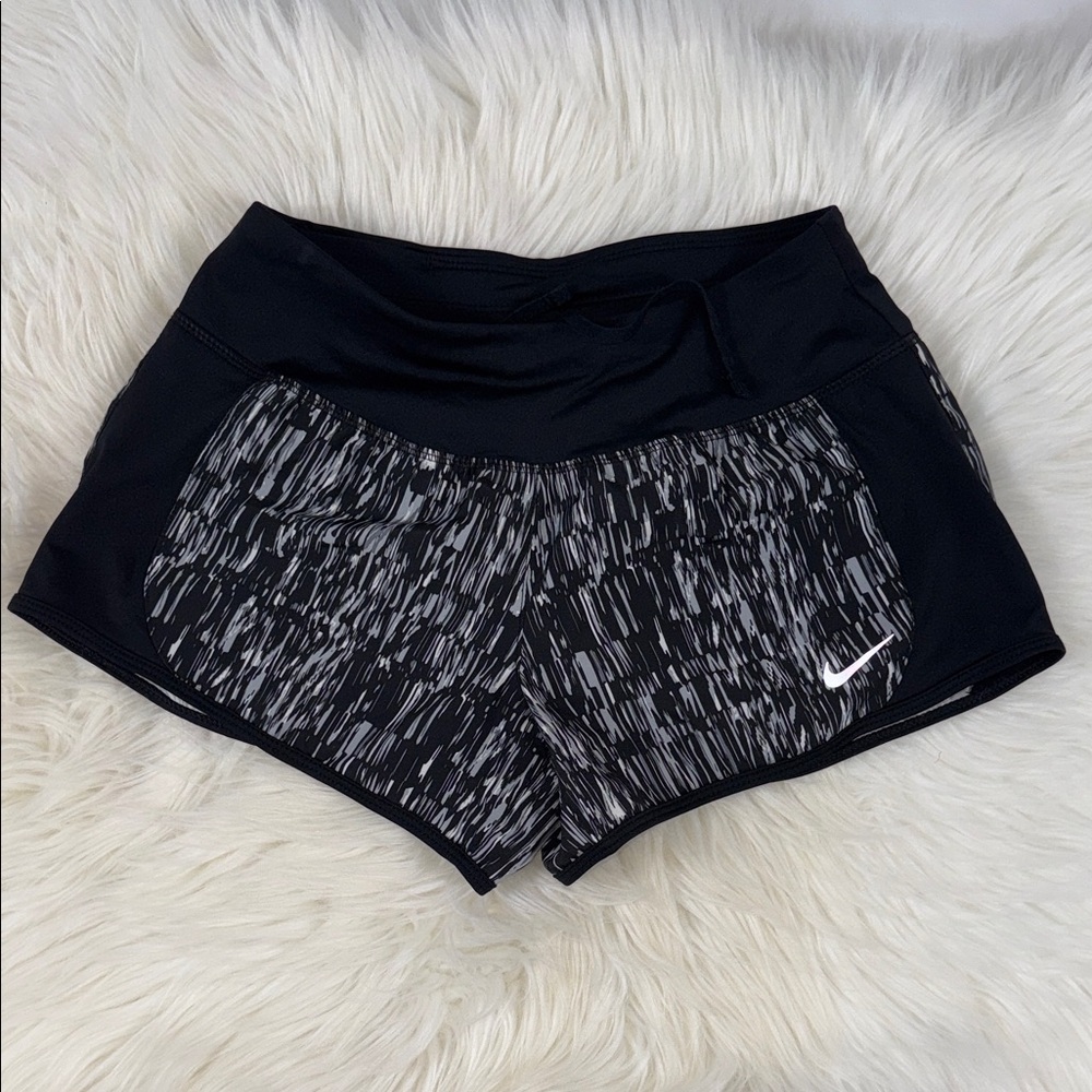 Nike Women's Athletic Shorts in Black and Gray